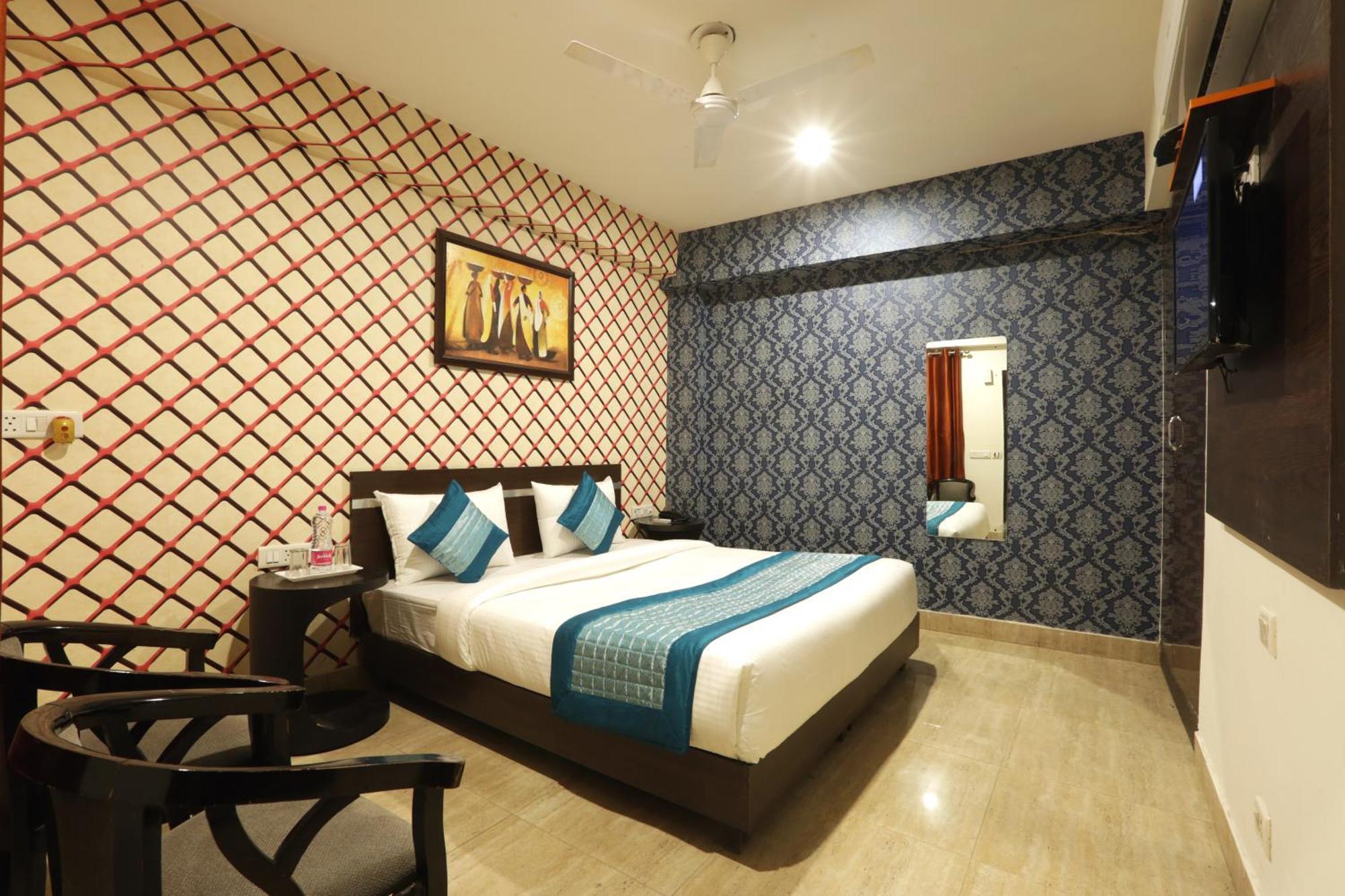 Hotel Sky Wood At Airport New Delhi Exterior photo