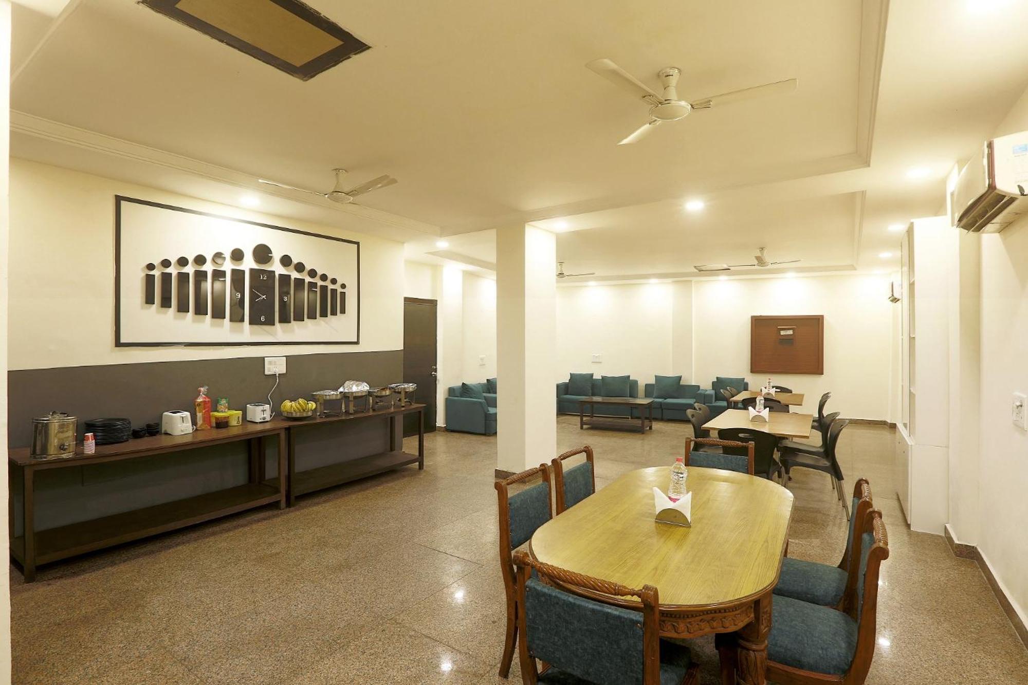 Hotel Sky Wood At Airport New Delhi Exterior photo